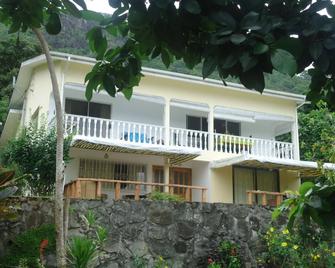 Lemongrass Lodge - Victoria - Building