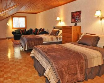 A/C Condo close to Storyland, hiking trails, North Conway, Jackson & ski resorts - Glen - Bedroom