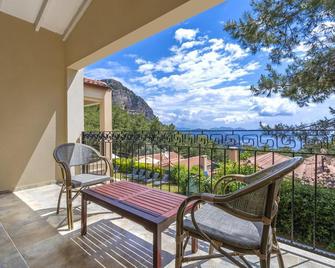 Alya Villa Butik Hotel - Turunç - Balkón