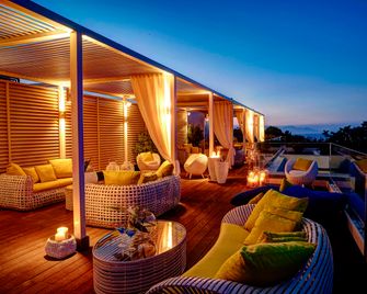 Rodos Park - רודוס (עיר) - בר