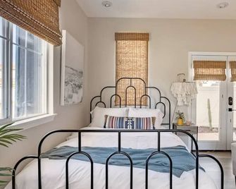Stylish San Diego Oasis with Jacuzzi, Pool, Firepit and Close to Great Trails - San Diego - Habitación