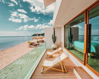 Maldives Beach Resort - צ'אנטאבורי - מרפסת