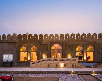Highness Desert Camp - Sām - Bazén