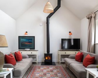 Bix Cottage - Luxury Cottages - Henley-on-Thames - Living room