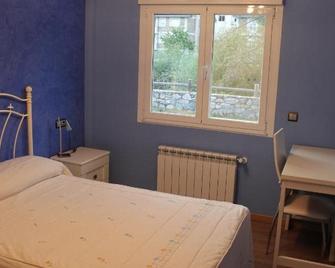 Hostal Burbia - Villafranca del Bierzo - Habitación