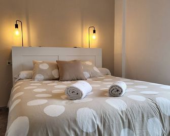 Apartamentos Turisticos Buenavista - La Robla - Habitación