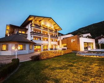 Superior Hotel Alpenhof - Flachau - Building