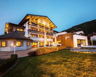 ديزاين آند ويلنيس هوتل ألبينهوف - فلاشاو - مبنى