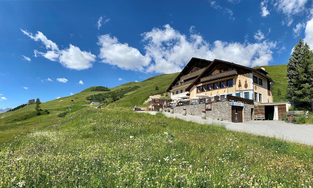 Hotel a Sankt-Moritz da 63 €/notte - Cerca su KAYAK