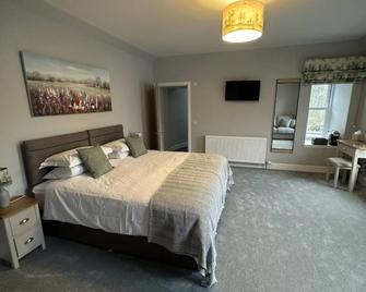 The Kenmuir Arms Hotel - Newton Stewart - Bedroom
