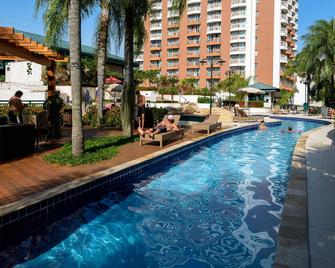 Suite Pool and gym Bpremium T2 Z10 - Nilópolis - Piscina