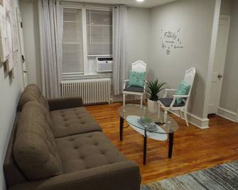 Lawndale Philly Cozy & Renovated 2 Beds 1 Bath - Philadelphie