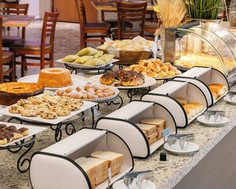 Hotel Dan Inn Franca - Franca - Buffet