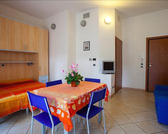 Residence Leonardo - Lido di Spina - Sala pranzo
