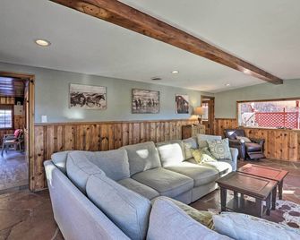 'Wildmanor Ranch' Near Red Rocks w/ Hot Tub! - Morrison - Sala de estar