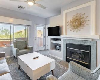 Worldmark Rancho Vistoso Resort - 3 Bedroom Penthouse Accessible - Catalina - Living room