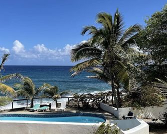 1 Br Oceanfront Condo Sleeps 4! Cane Bay! St Croix, Usvi Caribbean No Passport! - Christiansted - Pool