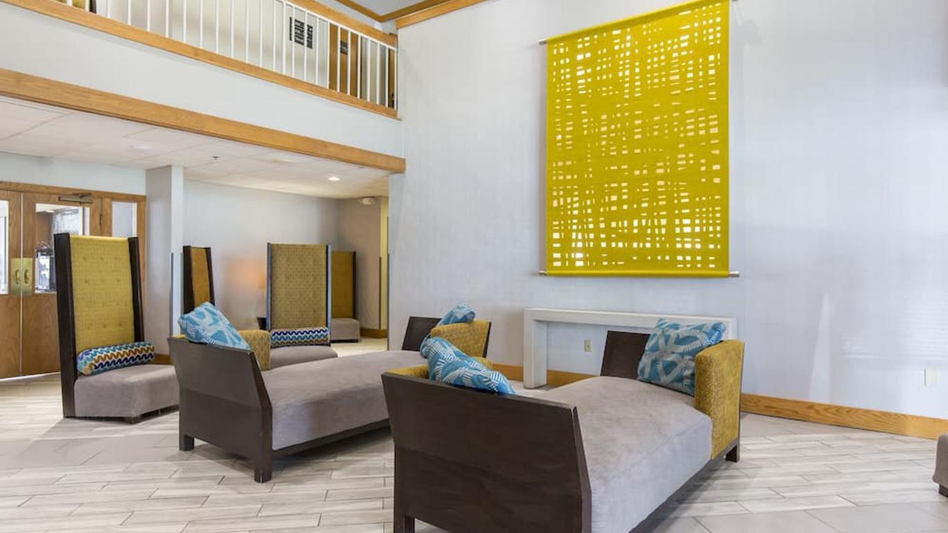 Greenstay Hotel & Suites