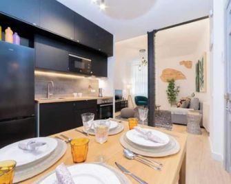 Lovely 4-bedroom apartment in Madrid perfect for your getaway - Madrid - Comedor