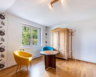 Ferienwohnung am Waldrand - Vöhrenbach - Living room