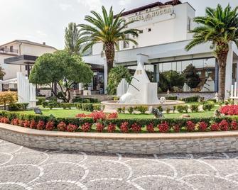 Best Western Hotel Rocca - Cassino - Rakennus