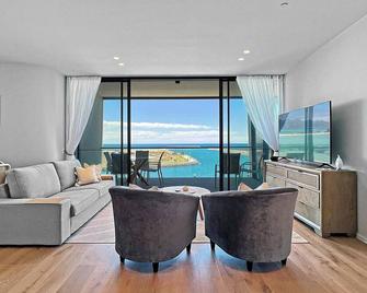 Waterfront Haven - Memorable Views - Shellharbour - Living room