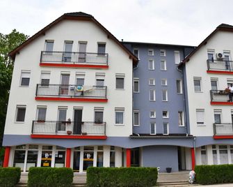 Pilikan Apartments Lenti - Lenti - Будівля