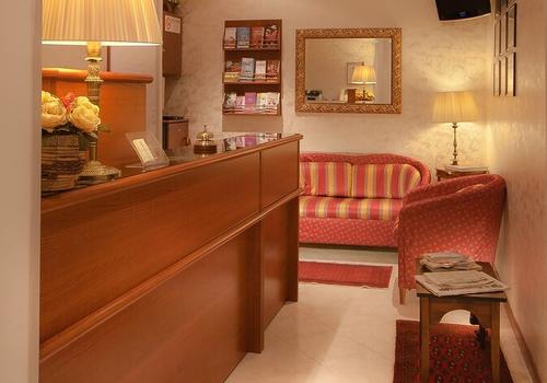 Apropiado La ciudad Investigación Hotel Silla desde 69 €. Hoteles en Roma - KAYAK