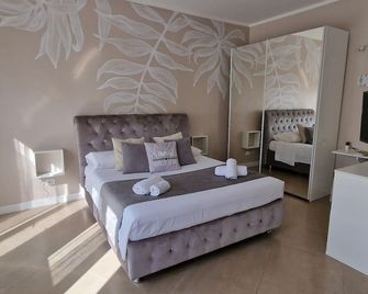 Kisses From Livorno Open Space Apartment - No Pets Allowed - Livorno - Habitación