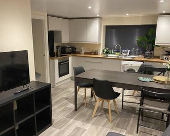 Bath rd villa - Keynsham - Kitchen