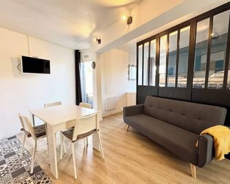 Agréable maisonnette entièrement rénovée -Terrasse - Guidel - Comedor