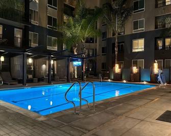 Glendale Apartment 2Bed-2Bath - Glendale - Pool