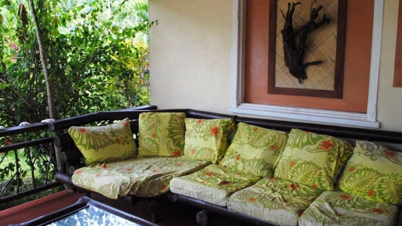 Paradise Cove Lodge