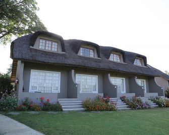The Nest Drakensberg Mountain Resort Hotel - Winterton - Building