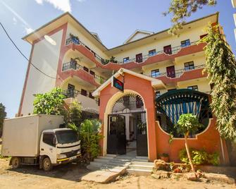 Igloos Resort - Kitui - Edificio