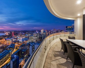 Meriton Suites Kent Street, Sydney - סידני - מרפסת