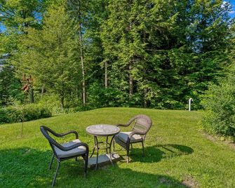 Rock Haven Sugar House - Field and Farm - Reading - Patio