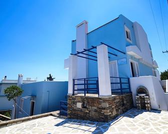 Peskesi Ikaria - Agios Kirykos - Building