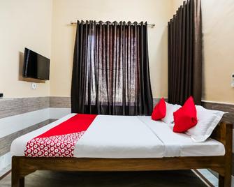 Hotel O Shashi - Hanumāngarh - Habitación