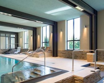 Paulinen Hof Seminarhotel - Bad Belzig - Piscina