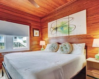 Dog Friendly Beachfront Condo, Direct Access to Beach by RedAwning - Fernandina Beach - Schlafzimmer