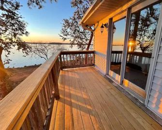 Beautiful Sunsets await at Heron Point - Irmo - Балкон