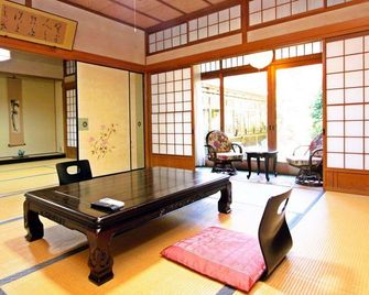 Saimonin - Koya - Спальня