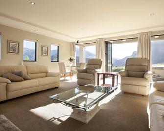 جيبستون هاوس - ارّوتاون - غرفة معيشة