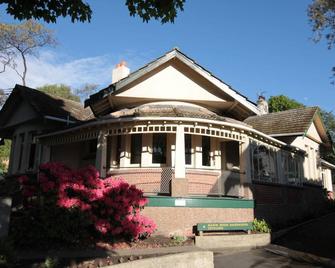 Manor House Accommodation - Dunedin
