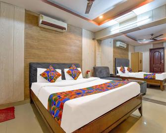Fabexpress Log Inn - Jammu - Schlafzimmer