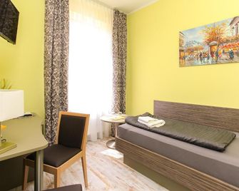 Restaurant & Pension Eshramo - Barth