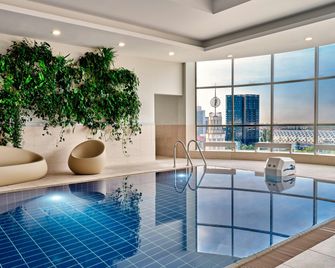 Sheraton Poznan Hotel - Poznań - Piscina