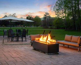 Fairfield Inn & Suites by Marriott Olean - Olean - Binnenhof