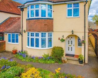 Harris Guesthouse - Oksford